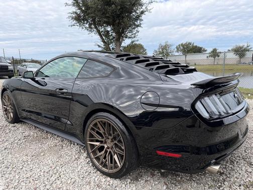 2017 Ford Mustang V6