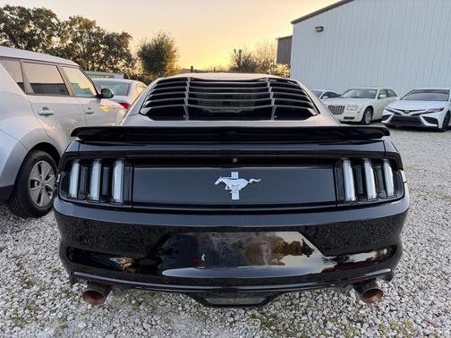 2017 Ford Mustang V6