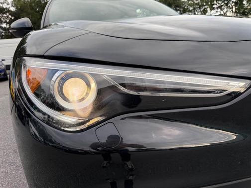 Vulcano Black Metallic 2022 Alfa Romeo Stelvio Ti