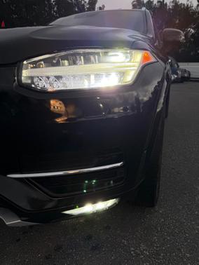 2017 Volvo XC90 T6 Momentum