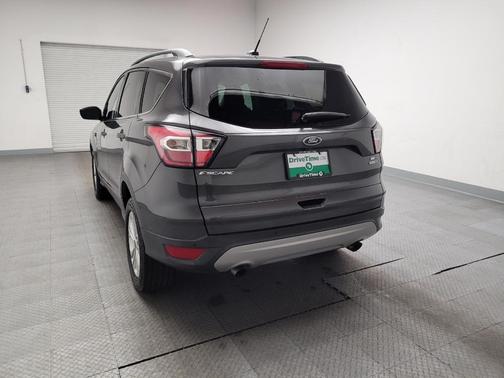 Magnetic Metallic 2018 Ford Escape SE
