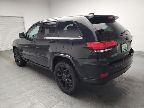 Diamond Black Crystal Pearlcoat 2017 Jeep Grand Cherokee Altitude