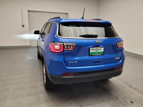 Hydro Blue Pearlcoat 2024 Jeep Compass Latitude