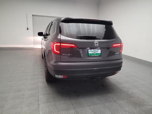 Modern Steel Metallic 2017 Honda Pilot EX-L