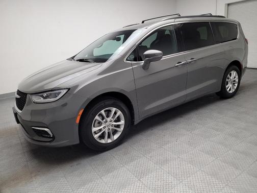 Ceramic Gray Clearcoat 2022 Chrysler Pacifica Touring AWD