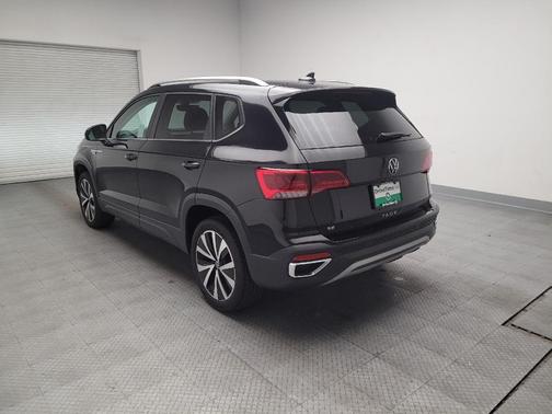 Deep Black Pearl 2022 Volkswagen Taos 1.5T SE