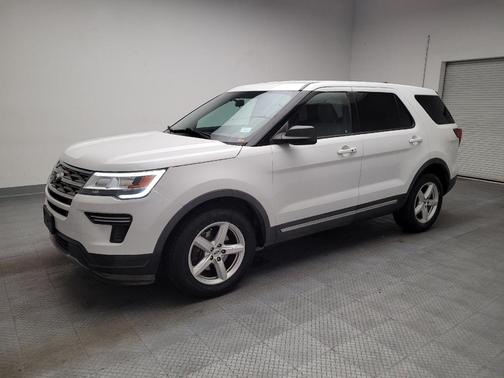 White 2018 Ford Explorer XLT