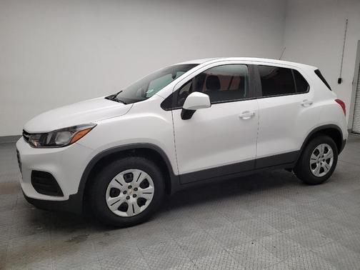 Summit White 2018 Chevrolet Trax LS