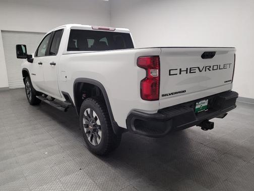Summit White 2022 Chevrolet Silverado 2500 Custom