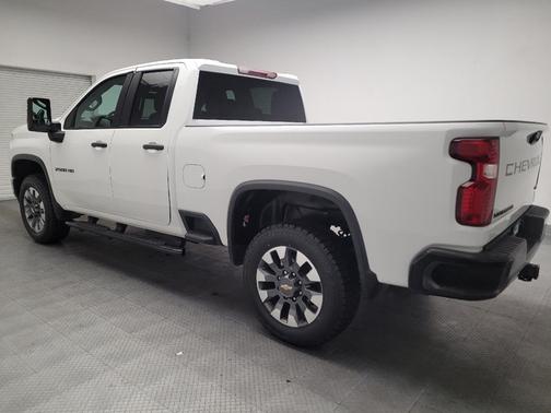 Summit White 2022 Chevrolet Silverado 2500 Custom
