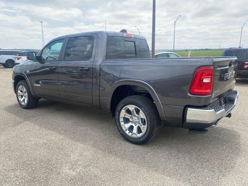 Granite Crystal Metallic Clearcoat 2026 RAM 1500 Big Horn/Lone Star