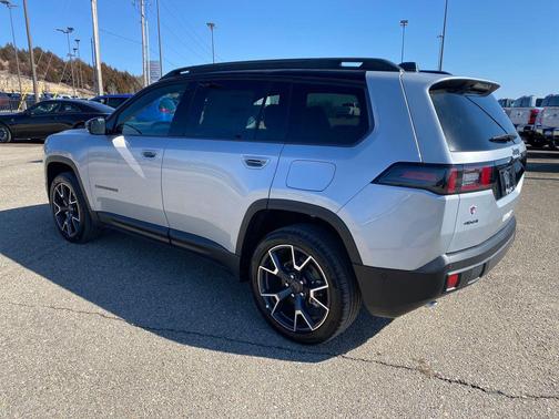 2026 Jeep Cherokee Overland
