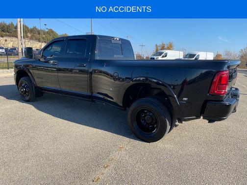 2025 RAM 3500 Limited Crew Cab 4x4 8' Box