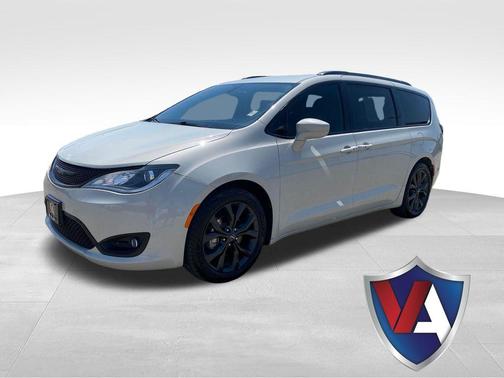 Luxury White Pearlcoat 2019 Chrysler Pacifica Touring Plus