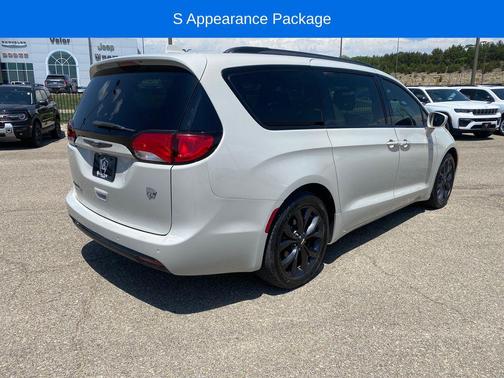 Luxury White Pearlcoat 2019 Chrysler Pacifica Touring Plus