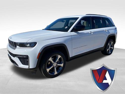 Bright White Clearcoat 2026 Jeep Grand Cherokee Limited