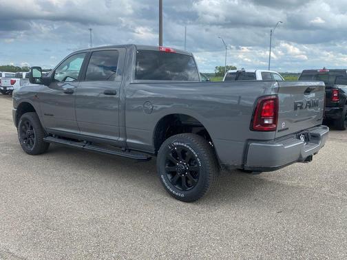 Ceramic Gray Clearcoat 2026 RAM 3500 Big Horn Crew Cab 4x4 6'4' Box