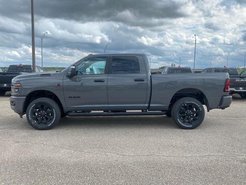 Ceramic Gray Clearcoat 2026 RAM 3500 Big Horn Crew Cab 4x4 6'4' Box