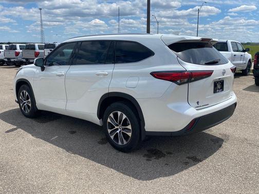 Blizzard Pearl 2020 Toyota Highlander XLE