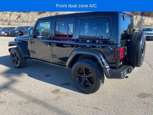 2023 Jeep Wrangler 4-Door Sahara Altitude