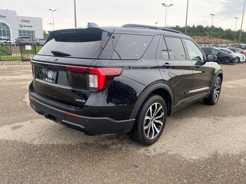 Agate Black Metallic 2025 Ford Explorer ST-Line