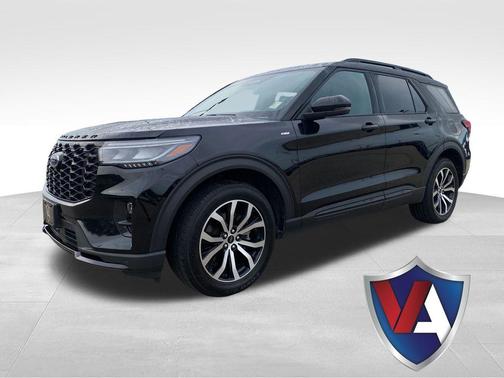 Agate Black Metallic 2025 Ford Explorer ST-Line