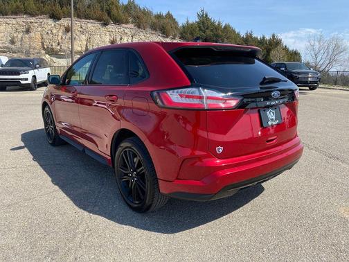 Rapid Red Metallic Tinted Clearcoat 2022 Ford Edge ST Line