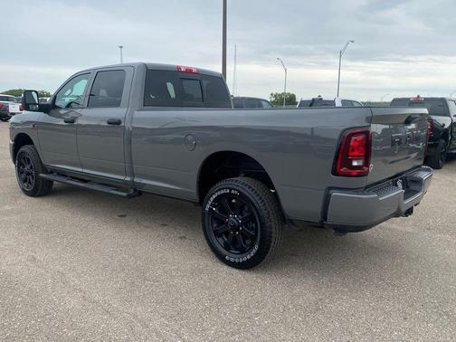 Ceramic Gray Clearcoat 2026 RAM 2500 Black Express Crew Cab 4x4 8' Box