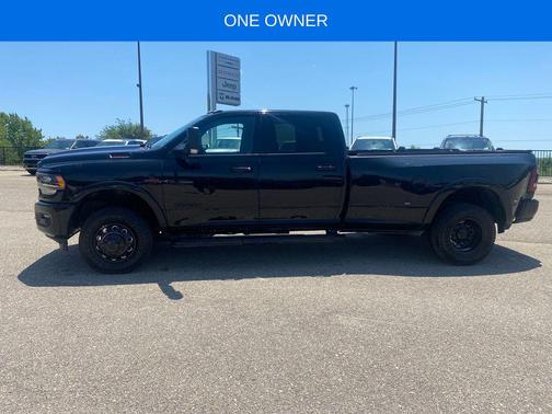 2022 RAM 3500 Limited Crew Cab 4x4 8' Box
