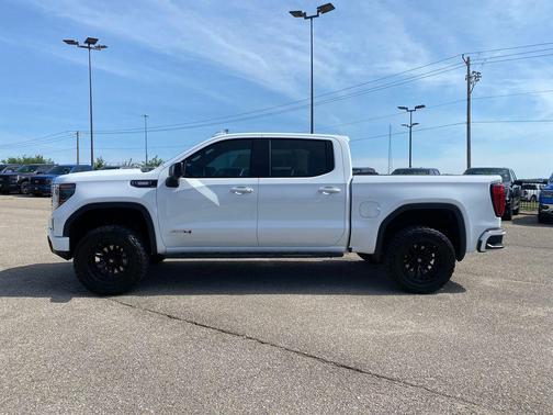 Summit White 2024 GMC Sierra 1500 AT4
