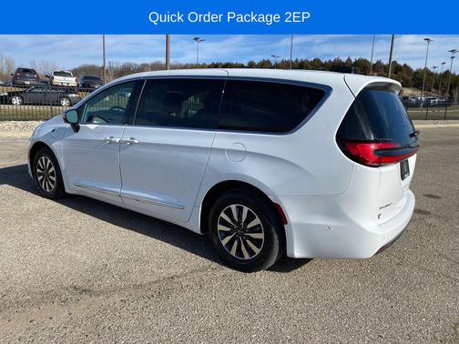 2023 Chrysler Pacifica Hybrid Limited