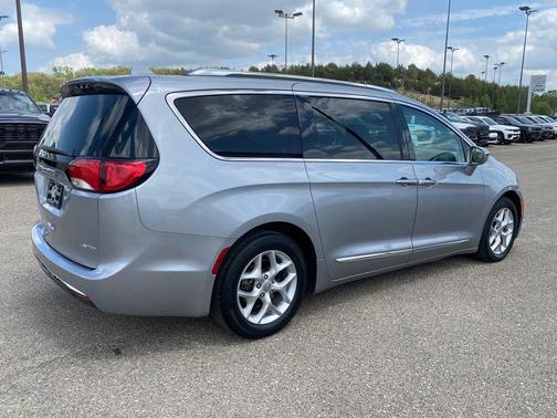 Billet Silver Metallic Clearcoat 2020 Chrysler Pacifica Limited