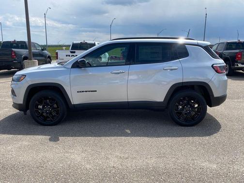 Silver Zynith Metallic Clearcoat 2026 Jeep Compass Latitude