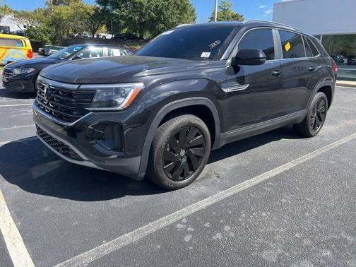 2024 Volkswagen Atlas Cross Sport 2.0T SE w/ Technology