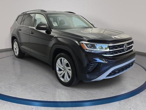 Deep Black Pearl Effect 2023 Volkswagen Atlas 3.6 SE w/ Technology