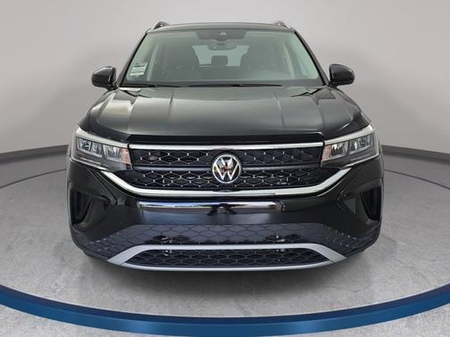 Deep Black Pearl Effect 2024 Volkswagen Taos 1.5T SE