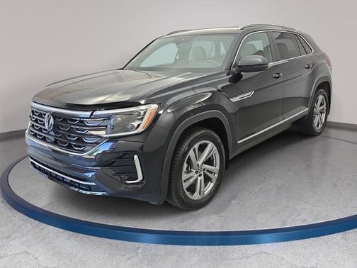 Deep Black Pearl Effect 2024 Volkswagen Atlas Cross Sport 2.0T SEL R-Line
