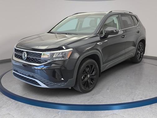 Deep Black Pearl Effect 2022 Volkswagen Taos 1.5T SE