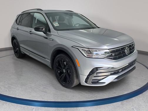 Pyrite Silver Metallic 2023 Volkswagen Tiguan 2.0T SE R-Line Black