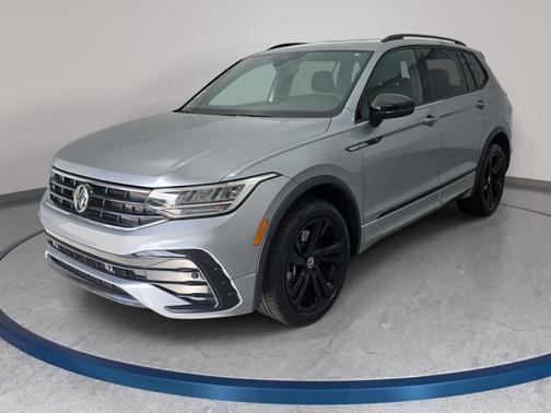 Pyrite Silver Metallic 2023 Volkswagen Tiguan 2.0T SE R-Line Black