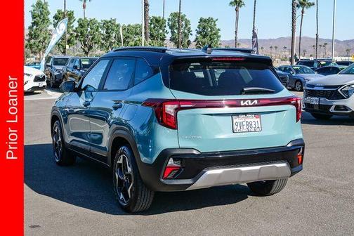 Blue / Black 2025 Kia Seltos S