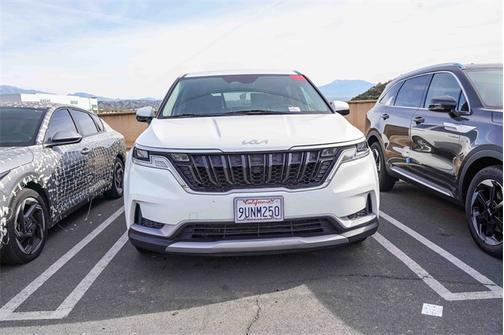 2024 Kia Carnival LX