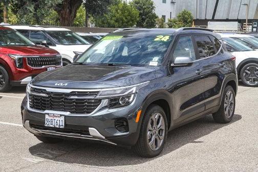 Gray 2024 Kia Seltos S