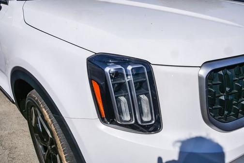 White Pearl 2024 Kia Telluride EX