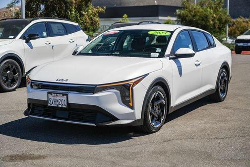 Snow White Pearl 2025 Kia K4 EX