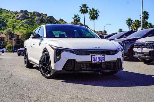 Snow White Pearl 2026 Kia K4 GT-Line