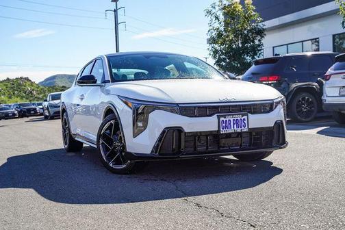 Snow White Pearl 2026 Kia K4 GT-Line