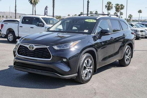 Midnight Black Metallic 2024 Toyota Highlander XLE