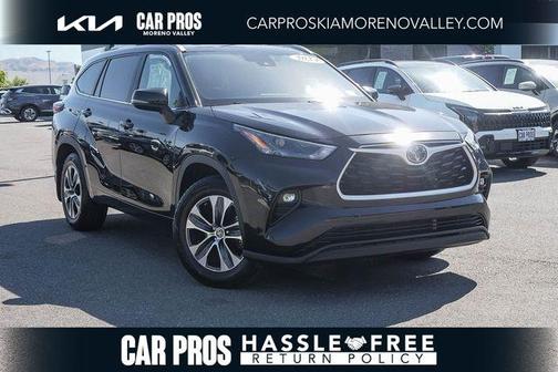 Midnight Black Metallic 2024 Toyota Highlander XLE