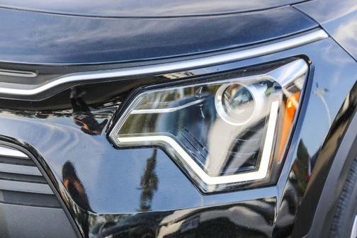 Aurora Black Pearl 2026 Kia Niro LX